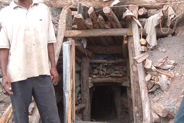 Entrance to a larimar claim